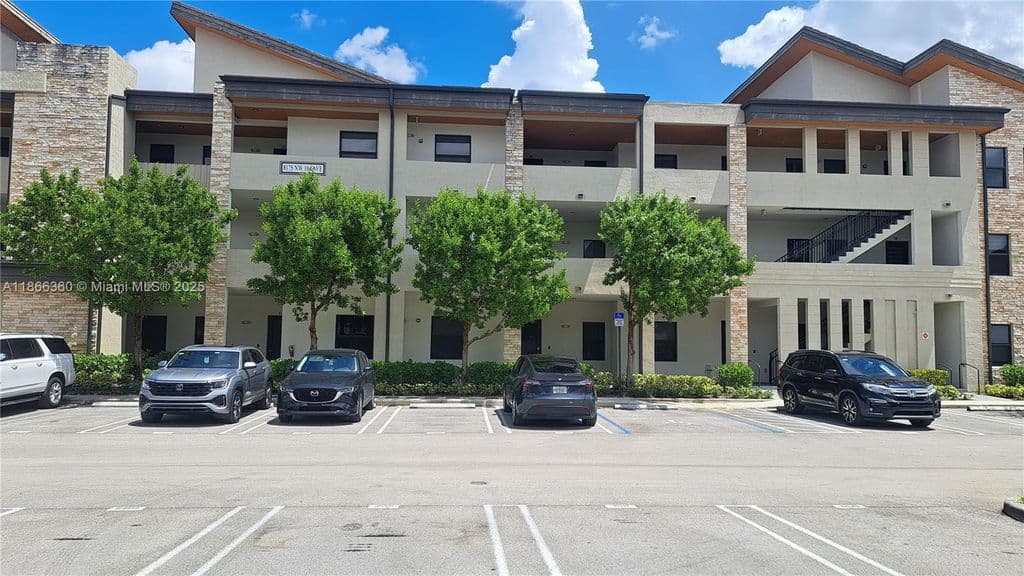 2-bedroom Condo — 8175 NW 104th Ave #35