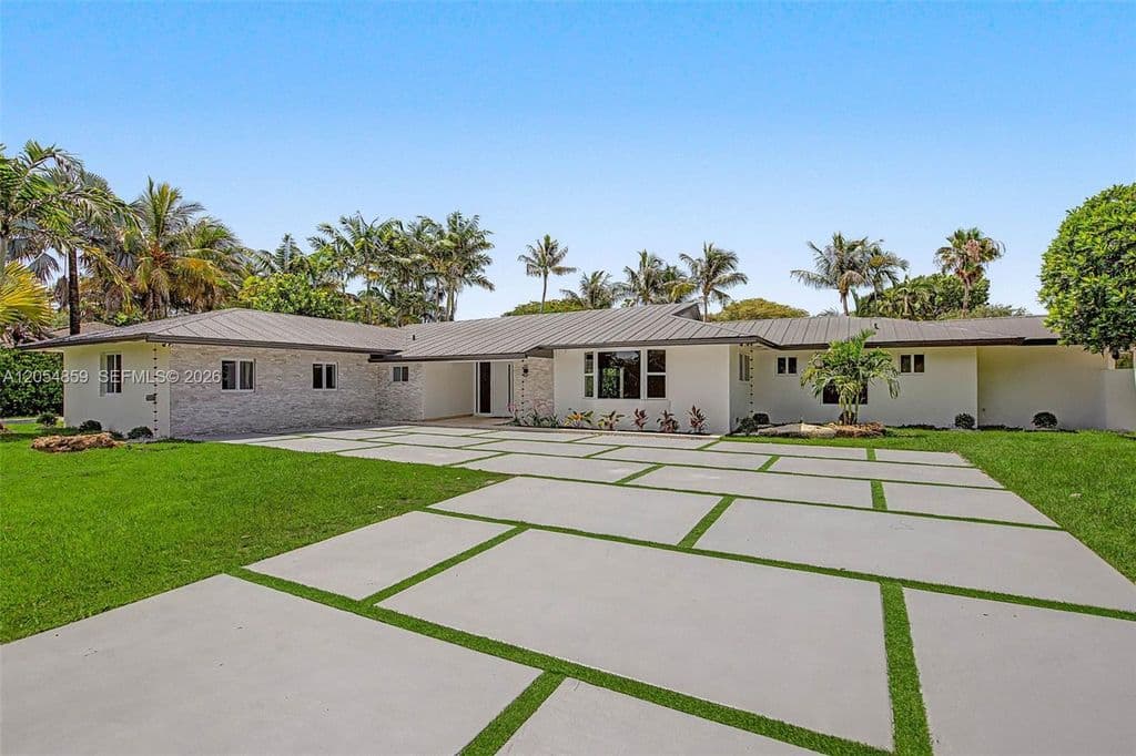 6-bedroom Single-Family Home — 8600 SW 162nd St