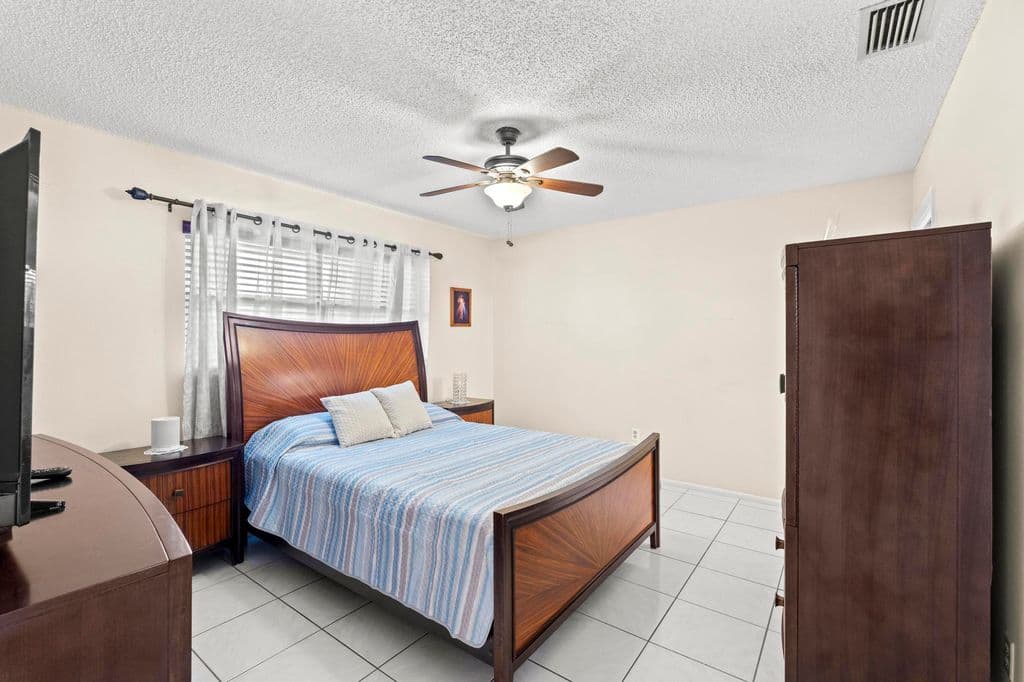 2-bedroom Condo — 5775 W Fernley Dr Drive W #134