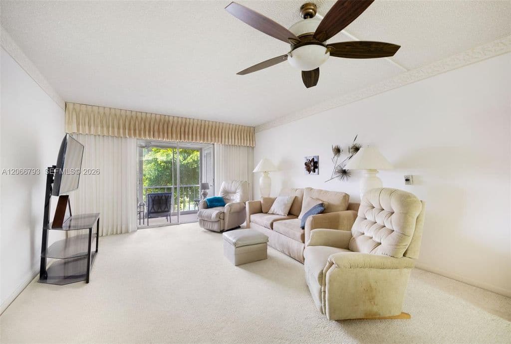 2+1 Condo — 750 SE 6th Ave APT 322