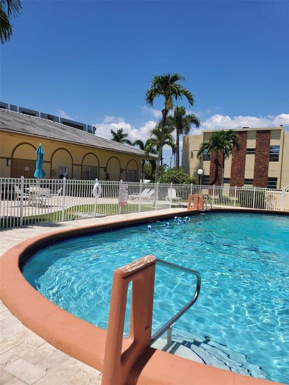 1-bedroom Condo — 851 NE 14th Ave APT 414