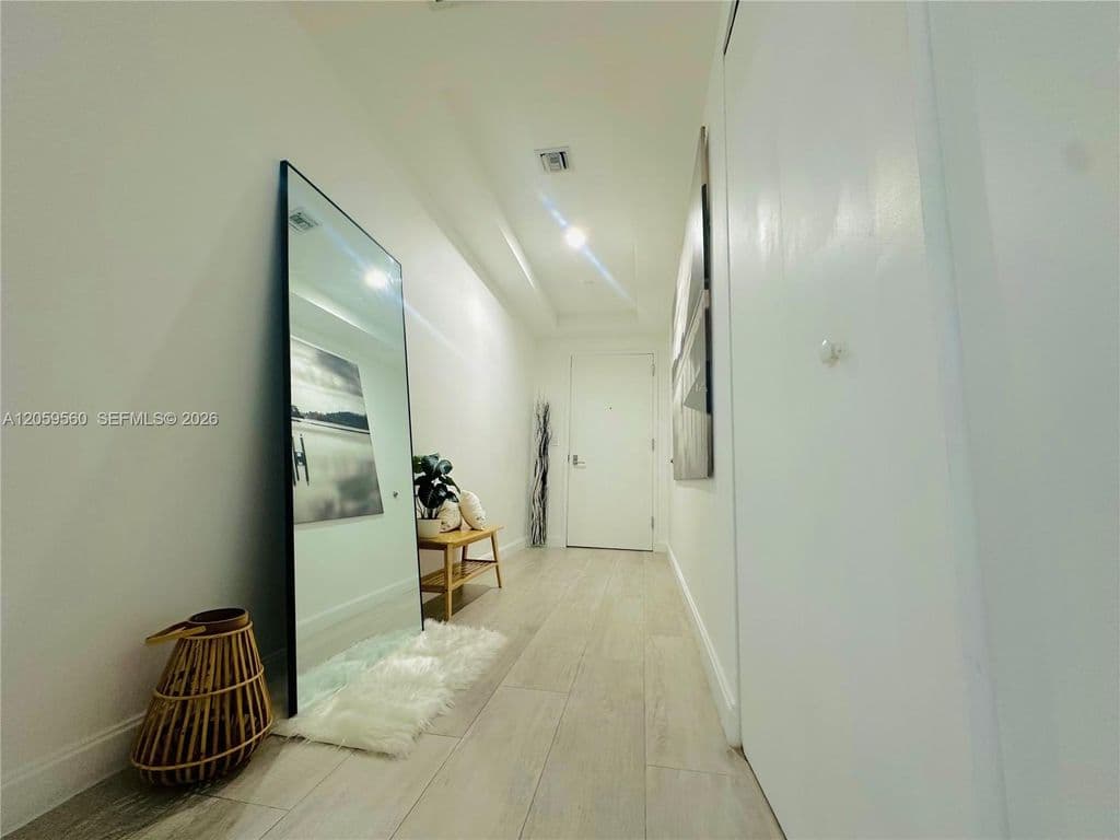 2+1 Condo — 45 SW 9th St APT 2501