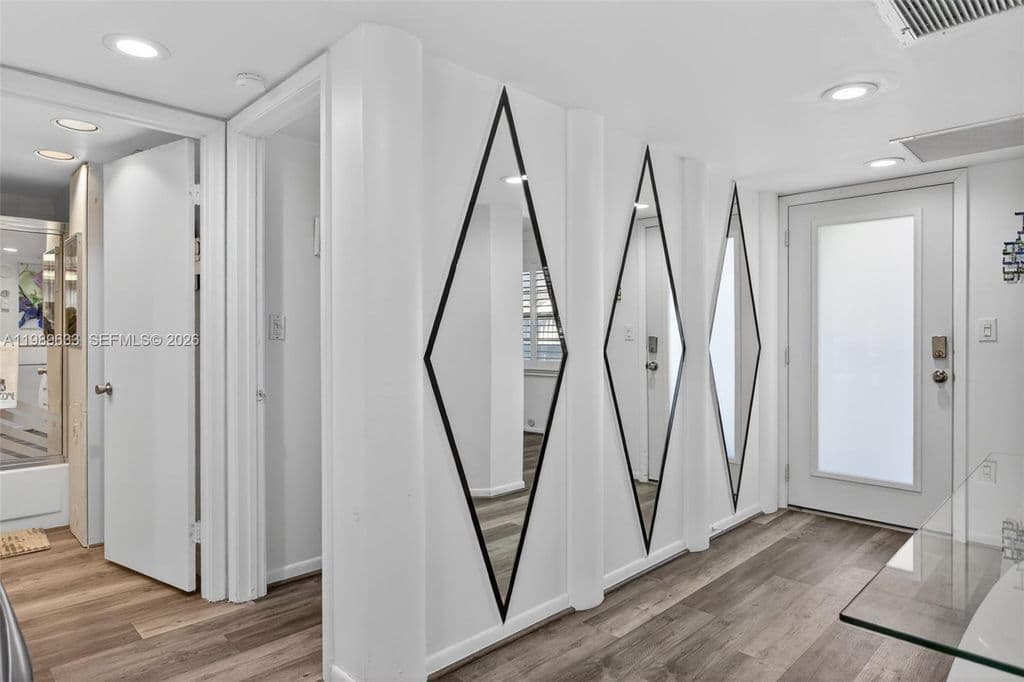 2-bedroom Condo — 1802 Eleuthera Point #C3