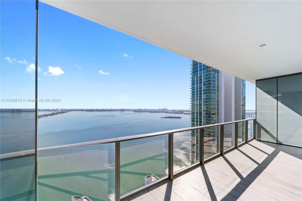 1+1 Condo — 480 NE 31st St Unit 2202