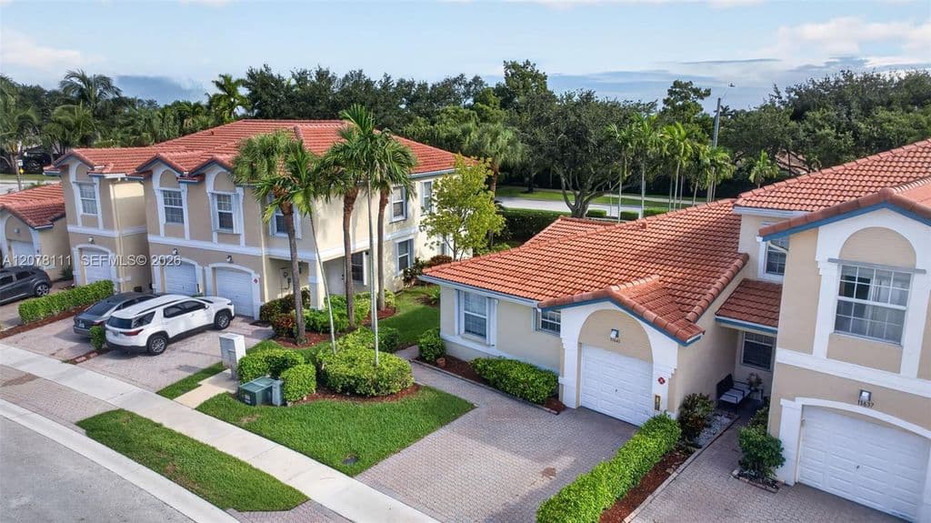 3+1 Müstakil ev — 11641 NW 47th Dr
