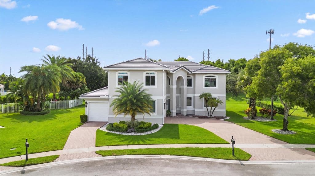 6-bedroom Single-Family Home — 11158 Mainsail Court