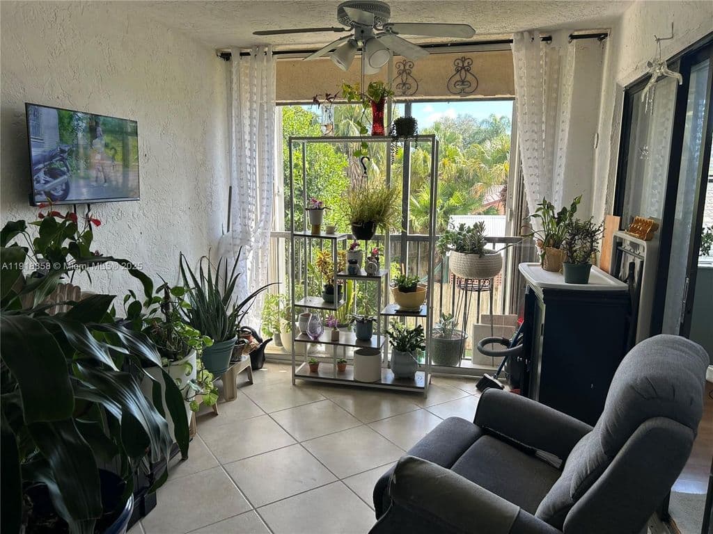 3+1 Condo — 8715 Shadow Wood Blvd #211