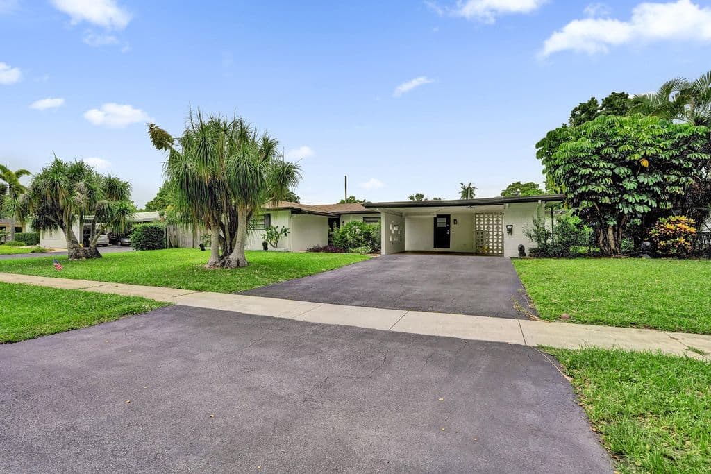 4+1 Müstakil ev — 885 Azalea Court