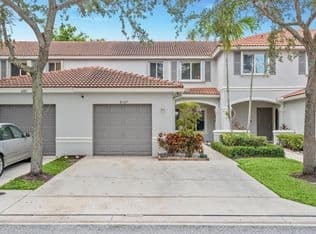 2-bedroom Townhouse — 6107 Sandy Bank Terrace, Riviera Beach, 33407