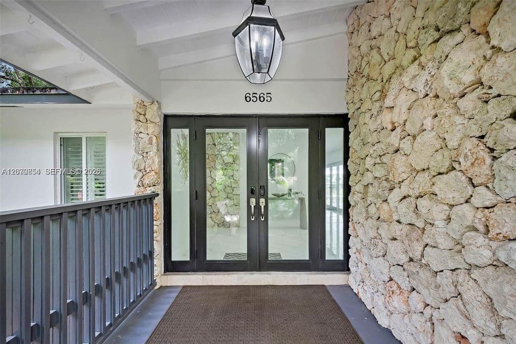 5-bedroom Single-Family Home — 6565 SW 134th Dr