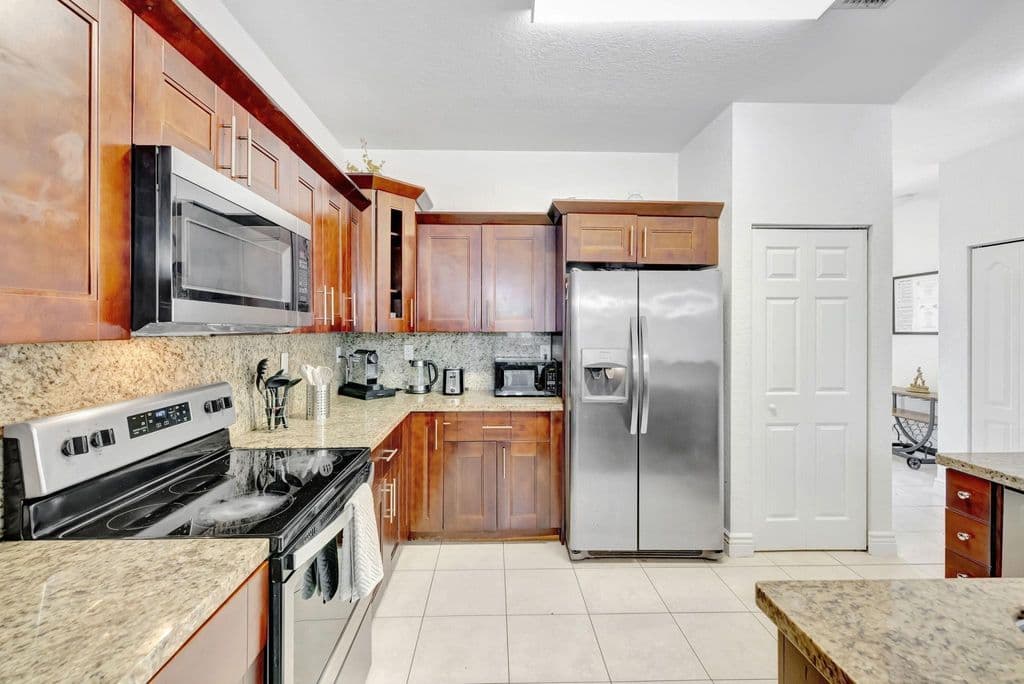 4-bedroom Single-Family Home — 1816 SW 21st Street