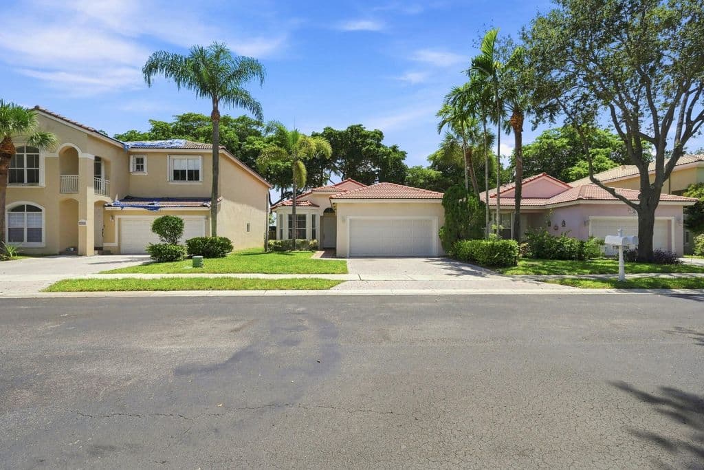 3+1 Müstakil ev — 7778 NW 17th Place