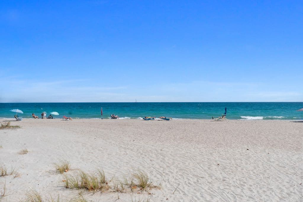 2+1 Condo — 1500 S Ocean Boulevard #1101