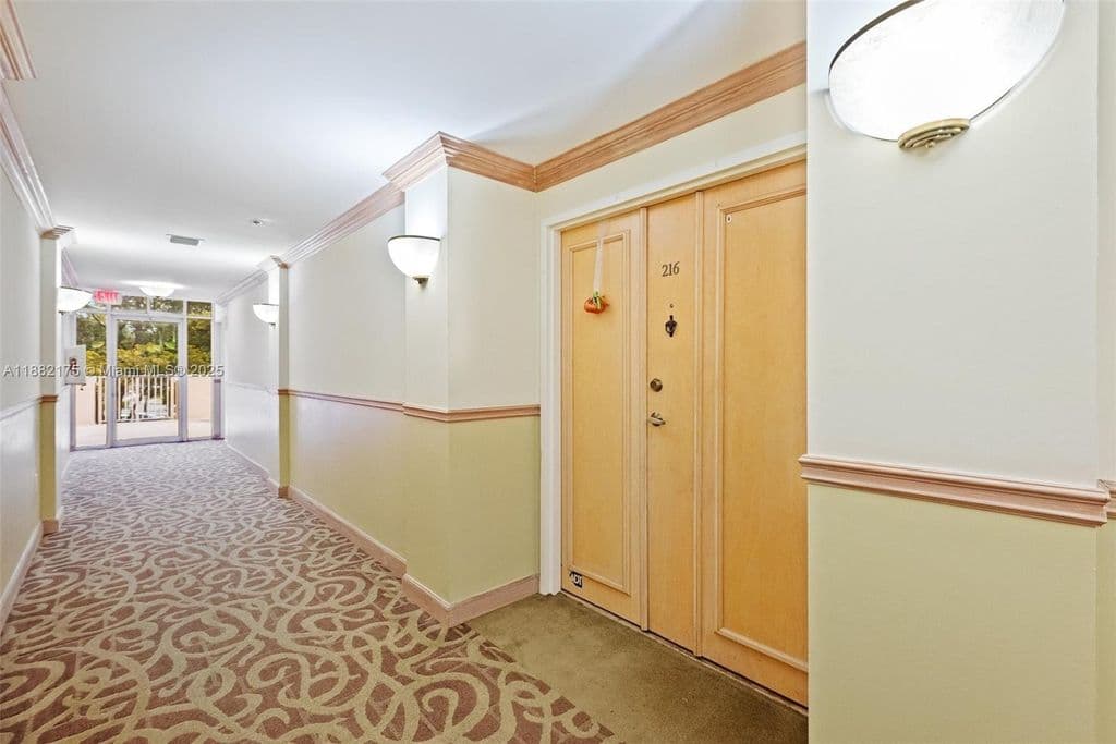 3-bedroom Condo — 9805 NW 52nd St APT 216