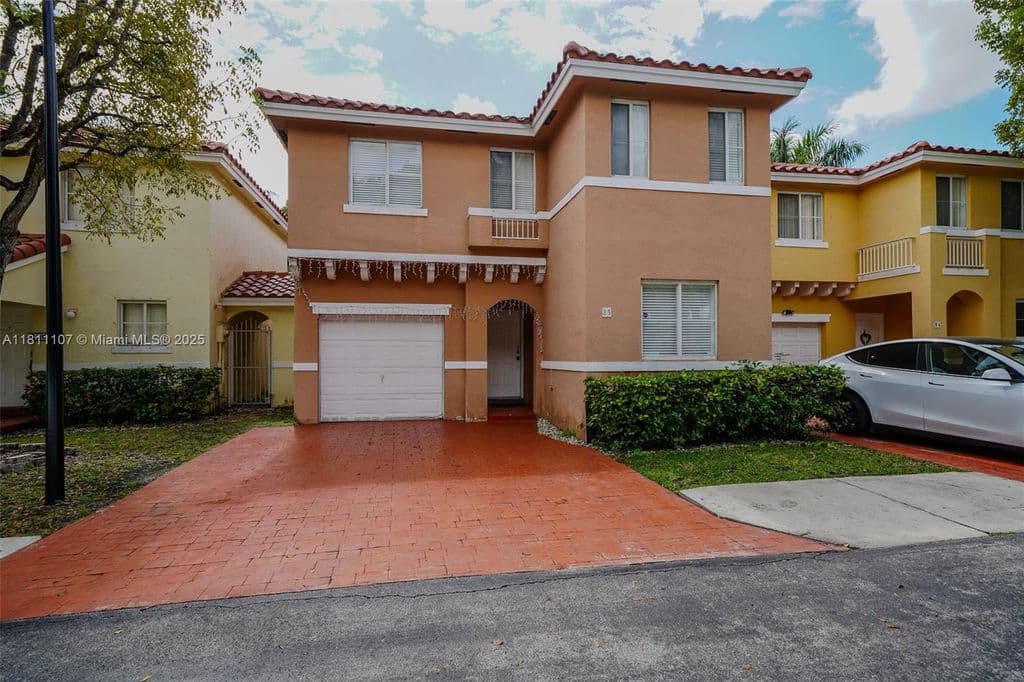 3-bedroom Property — 14816 SW 104th St APT 85