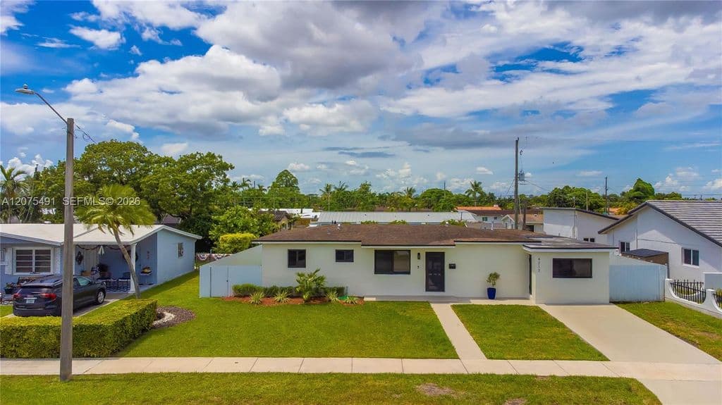 3+1 Müstakil ev — 4212 SW 98th Ave