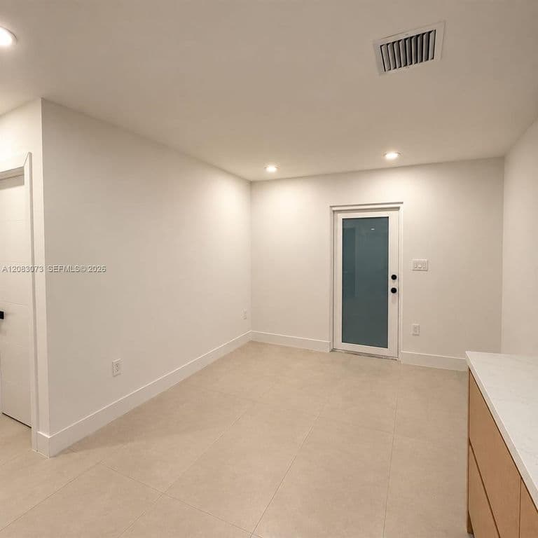 6+1 Müstakil ev — 20022 SW 118th Ave
