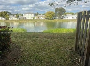 3+1 Townhouse — 2819 SE 1st Dr Unit 9, Homestead, 33033