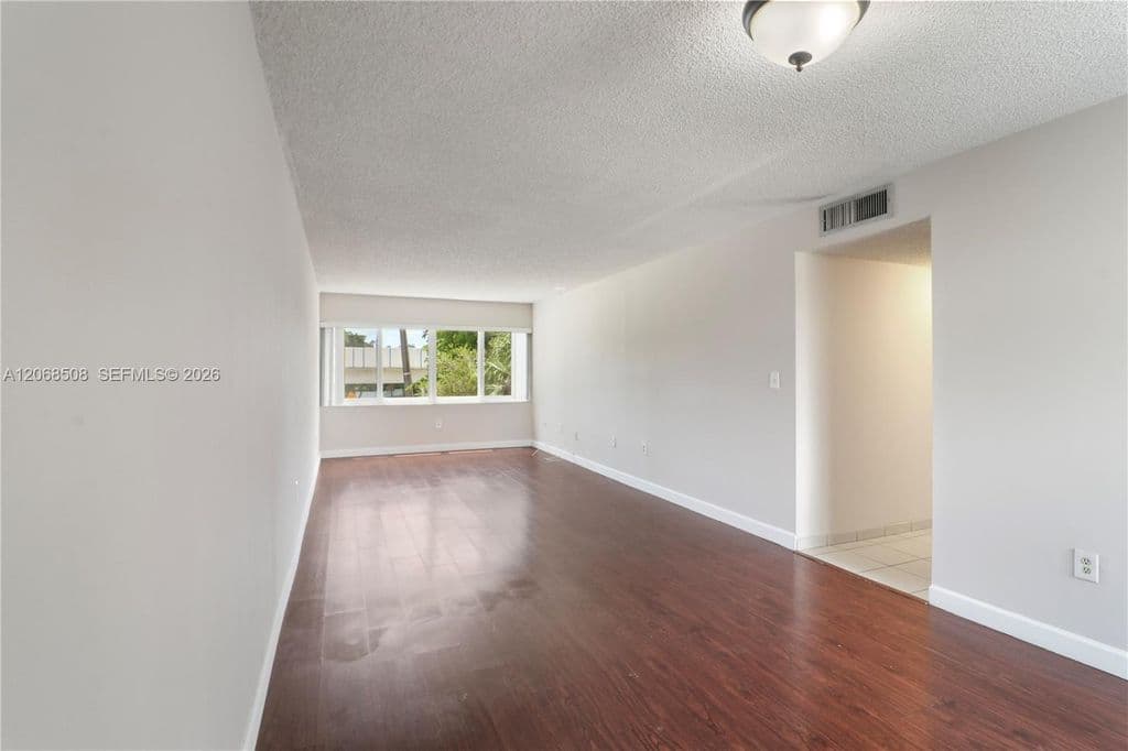 2+1 Condo — 2690 SW 22nd Ave APT 301