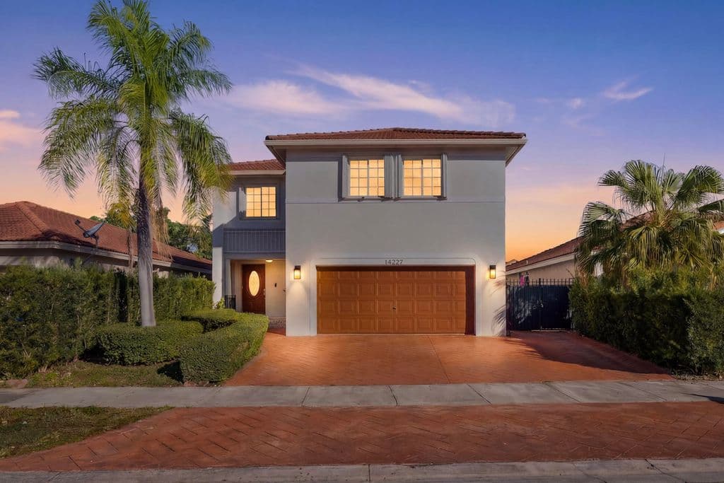 4+1 Müstakil ev — 14277 SW 177th Street