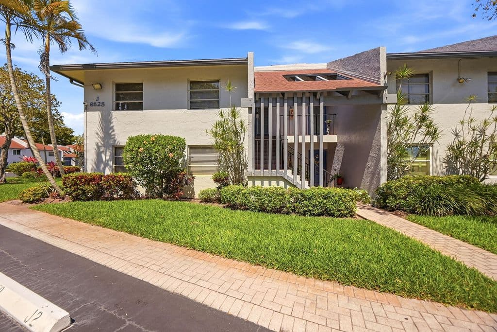 2-bedroom Condo — 6525 S Oriole Boulevard