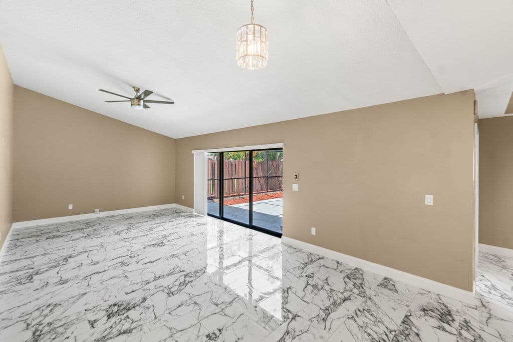 3-bedroom Property — 4585 Holly Lake Drive