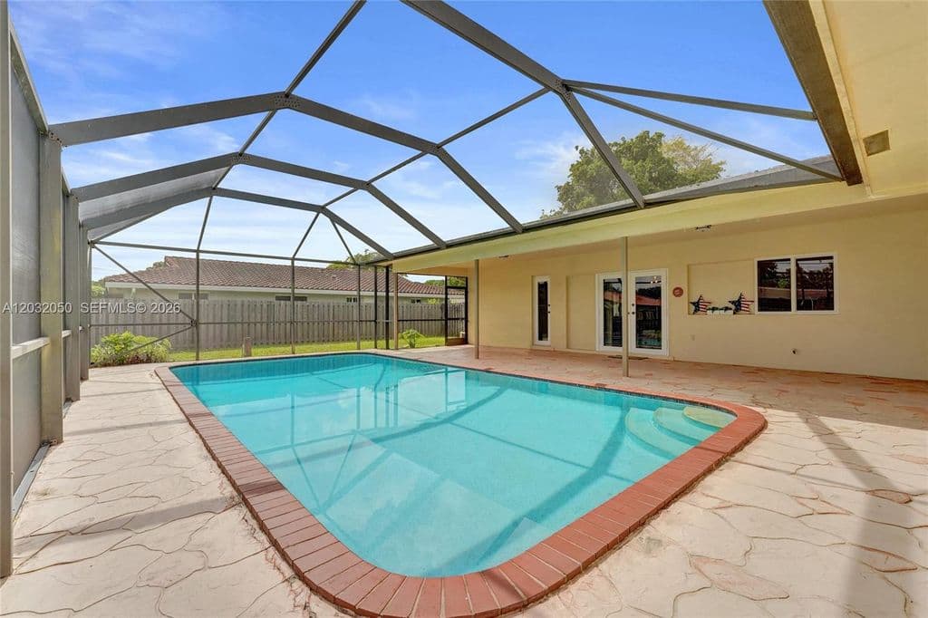 4-bedroom Property — 7421 NW 8th Ct