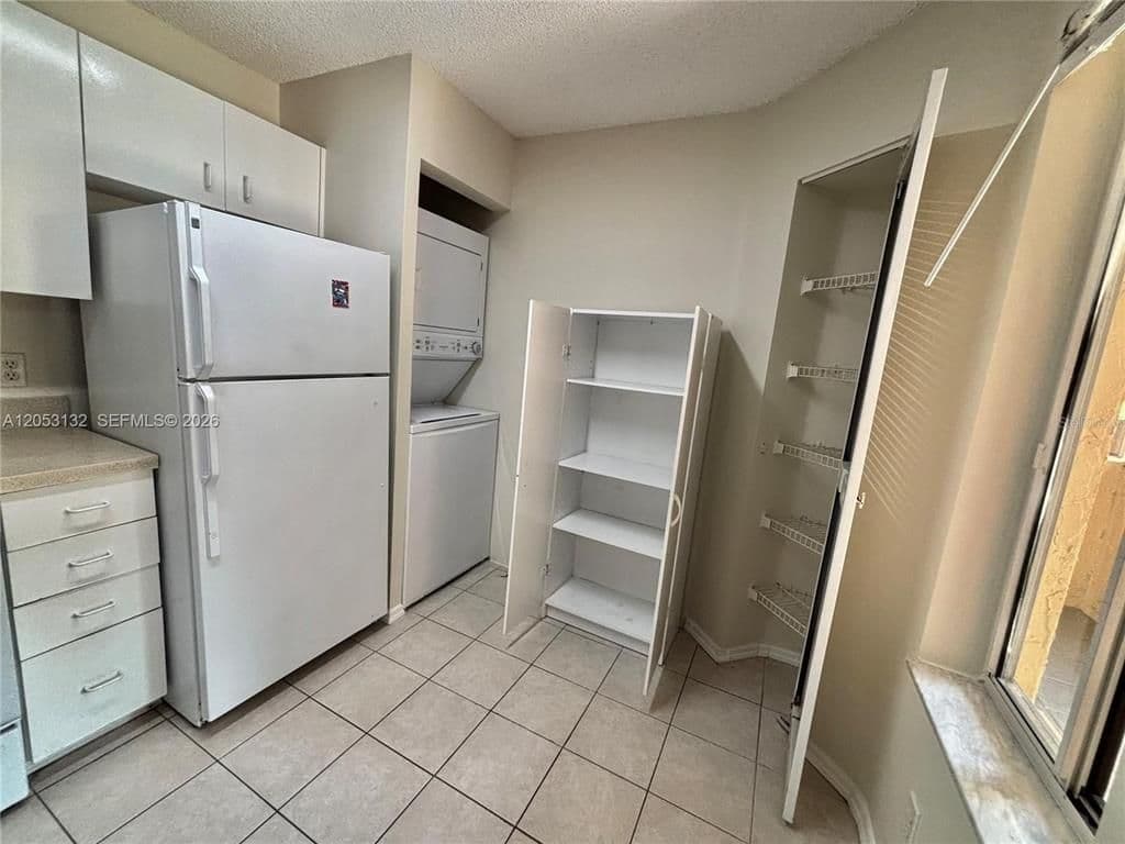2+1 Condo — 1040 CORAL SPRINGS CLUB #1040