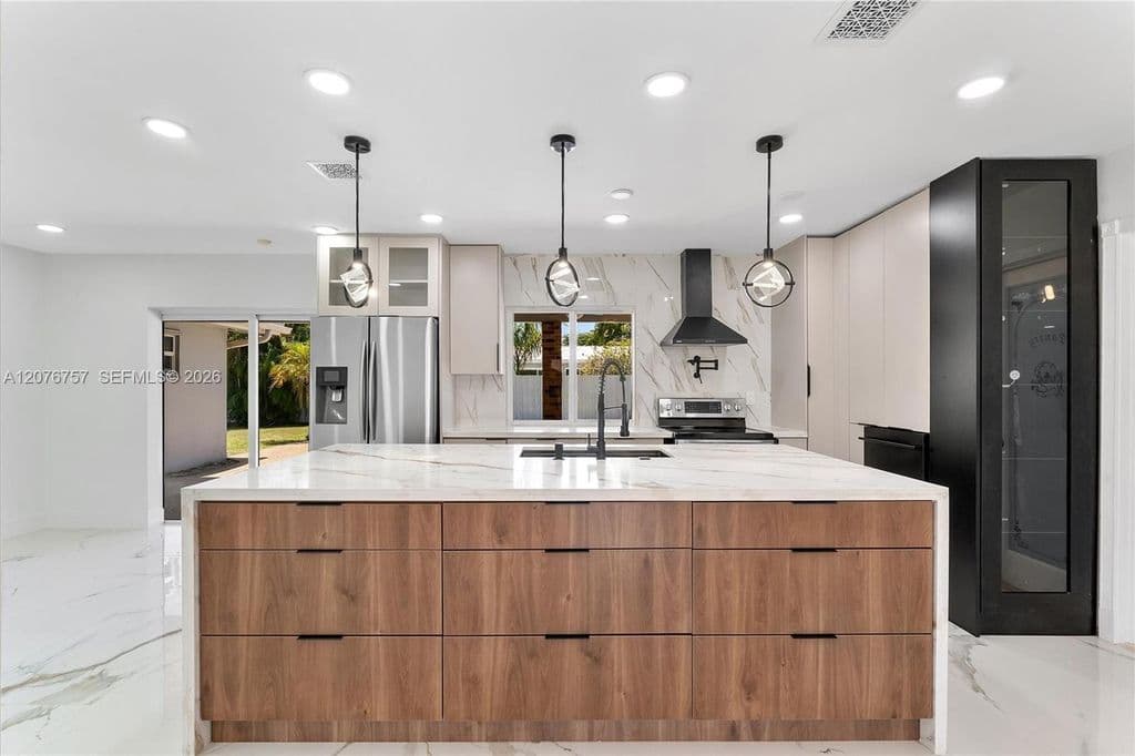 4+1 Müstakil ev — 7220 NW 10th Pl