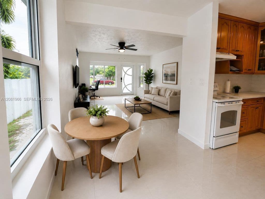 3+1 Müstakil ev — 204 SW 7th Ave