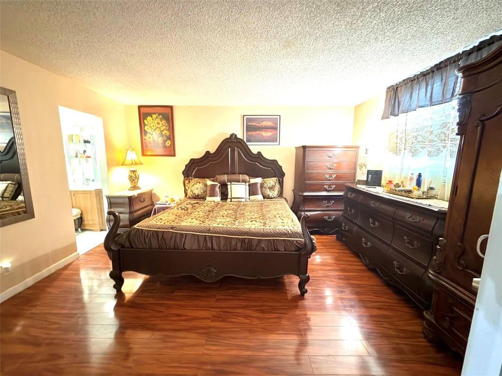 2+1 Condo — 6575 W Oakland Park Boulevard #202