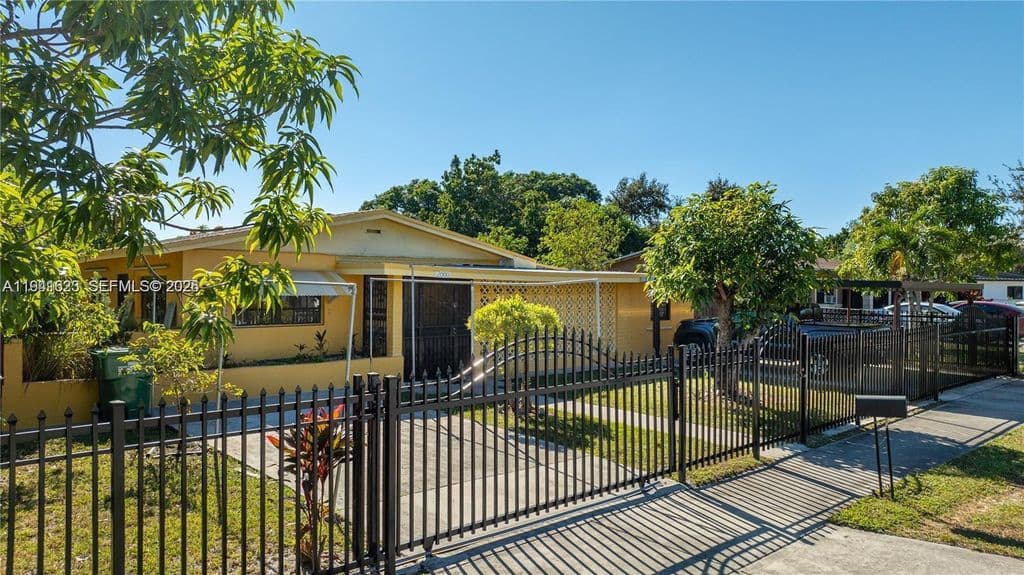 3+1 Müstakil ev — 2000 NW 131st St