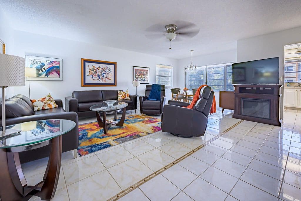 2-bedroom Condo — 4047 NW 16TH Street #307