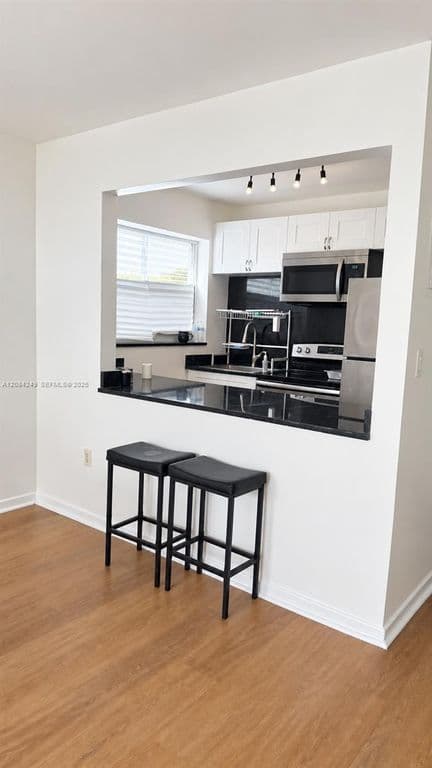 1-bedroom Condo — 1990 Marseille Dr APT 407