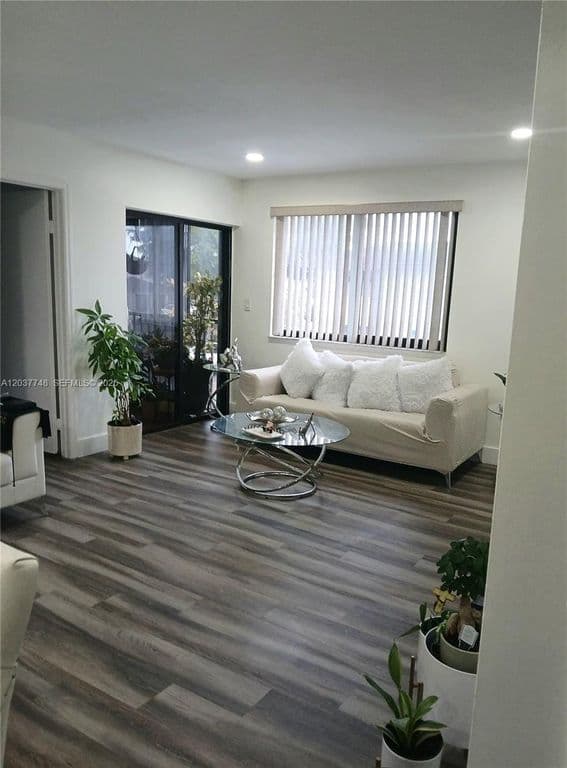 2-bedroom Condo — 6365 W 27th Ct #248