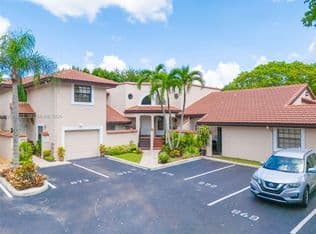 2+1 Townhouse — 8987 W Sunrise Blvd, Plantation, 33322