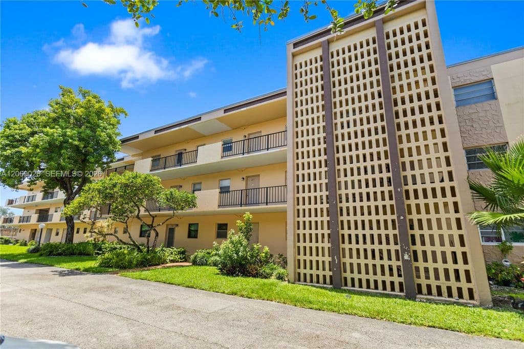 1+1 Condo — 201 Berkley Rd APT 309