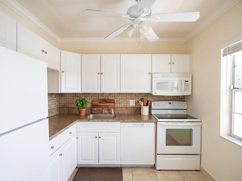 2+1 Condo — 551 NW 80TH Terrace #203