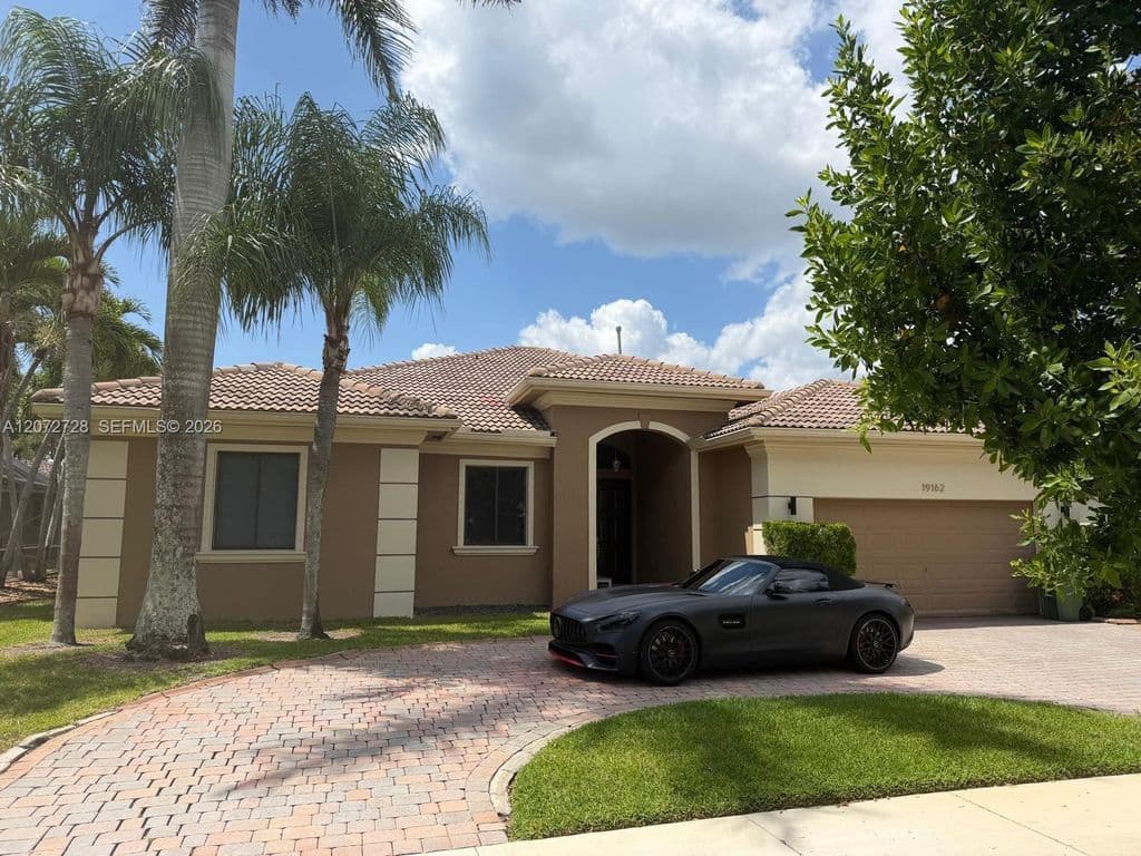 4+1 Müstakil ev — 19162 SW 65th St