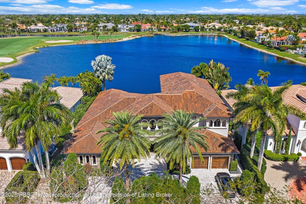 6-bedroom Single-Family Home — 636 Hermitage Cir
