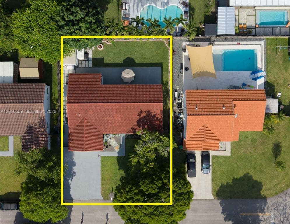 4+1 Müstakil ev — 17601 SW 138th Ct