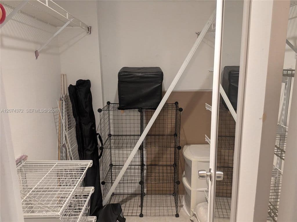 1-bedroom Condo — 9471 Evergreen Pl APT 106