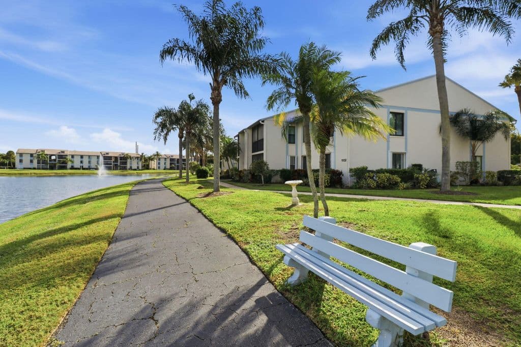 2+1 Condo — 1102 Green Pine Boulevard #A1