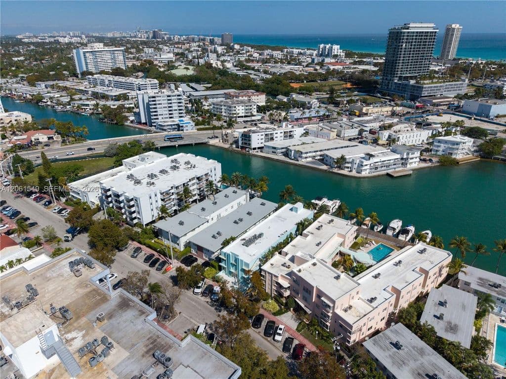 2+1 Condo — 6905 Bay Dr APT 16