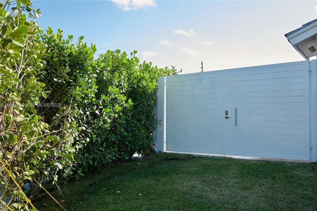 5+1 Müstakil ev — 2980 SW 141st Ct