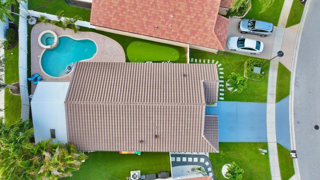 3-bedroom Single-Family Home — 6883 Desert Inn Terrace