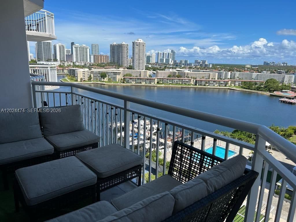 3-bedroom Condo — 18061 Biscayne Blvd APT 1404