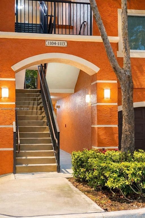 3-bedroom Condo — 4167 N Haverhill Rd APT 1113