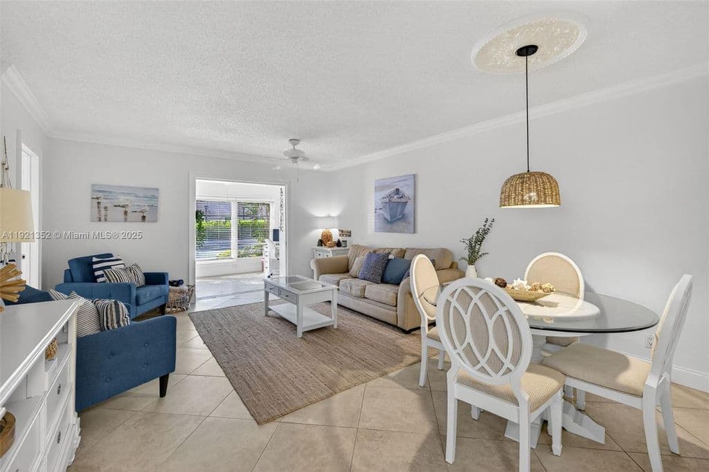 2-bedroom Condo — 5681 SW 2nd Ct APT 117