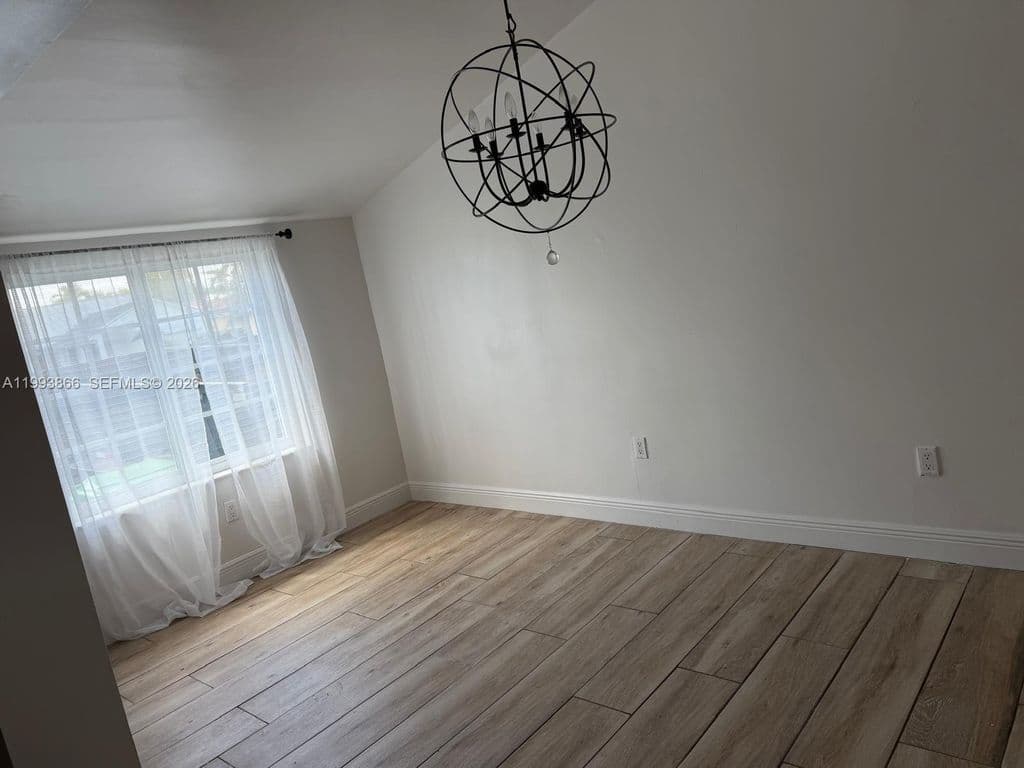 2+1 Müstakil ev — 3427 SW 64th Ave